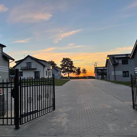 Apartamenty Pod Sosnami Sarbinowo Exterior foto